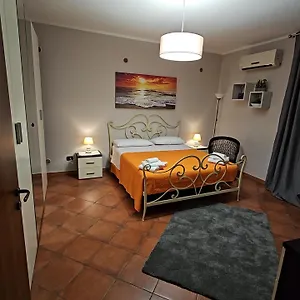 Mavilla , Aeroporto di Catania Fontana Rossa Italia