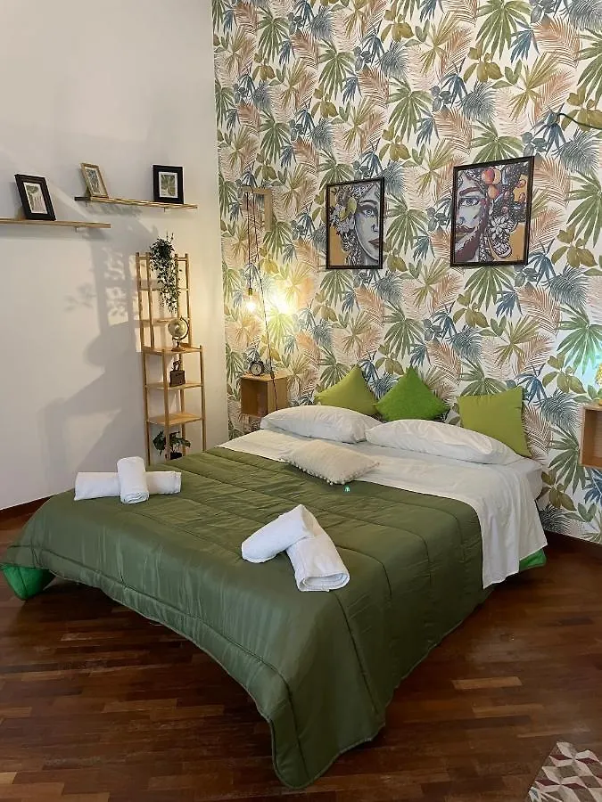 Apartment Ferienwohnung Charming House In The Historic Center Of Palermo